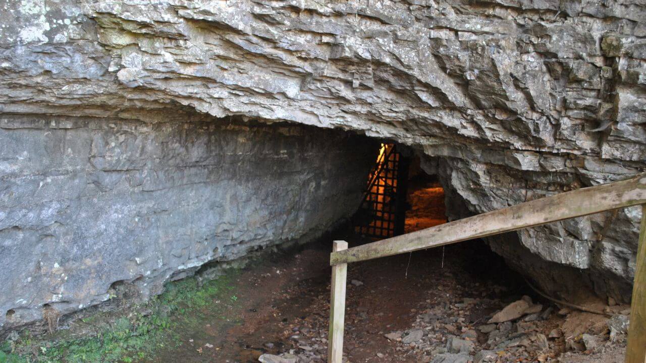 Bell Witch Cave